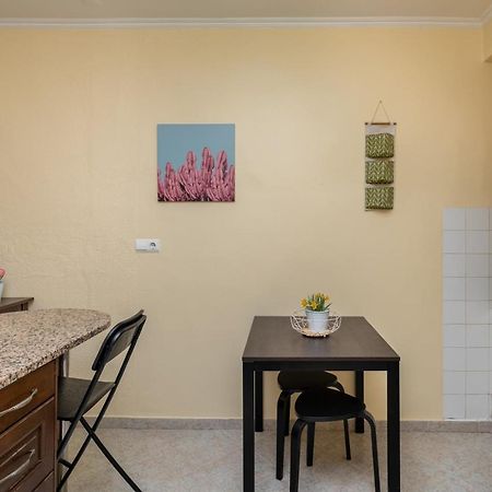 Cozy One Bedroom Apt In Historic Location - Carmo リスボン エクステリア 写真