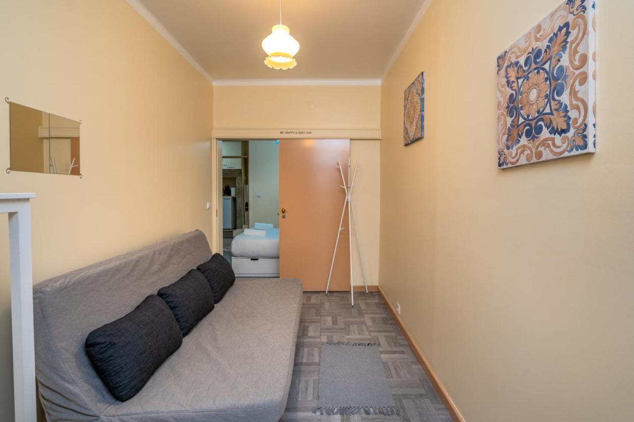 Cozy One Bedroom Apt In Historic Location - Carmo リスボン エクステリア 写真