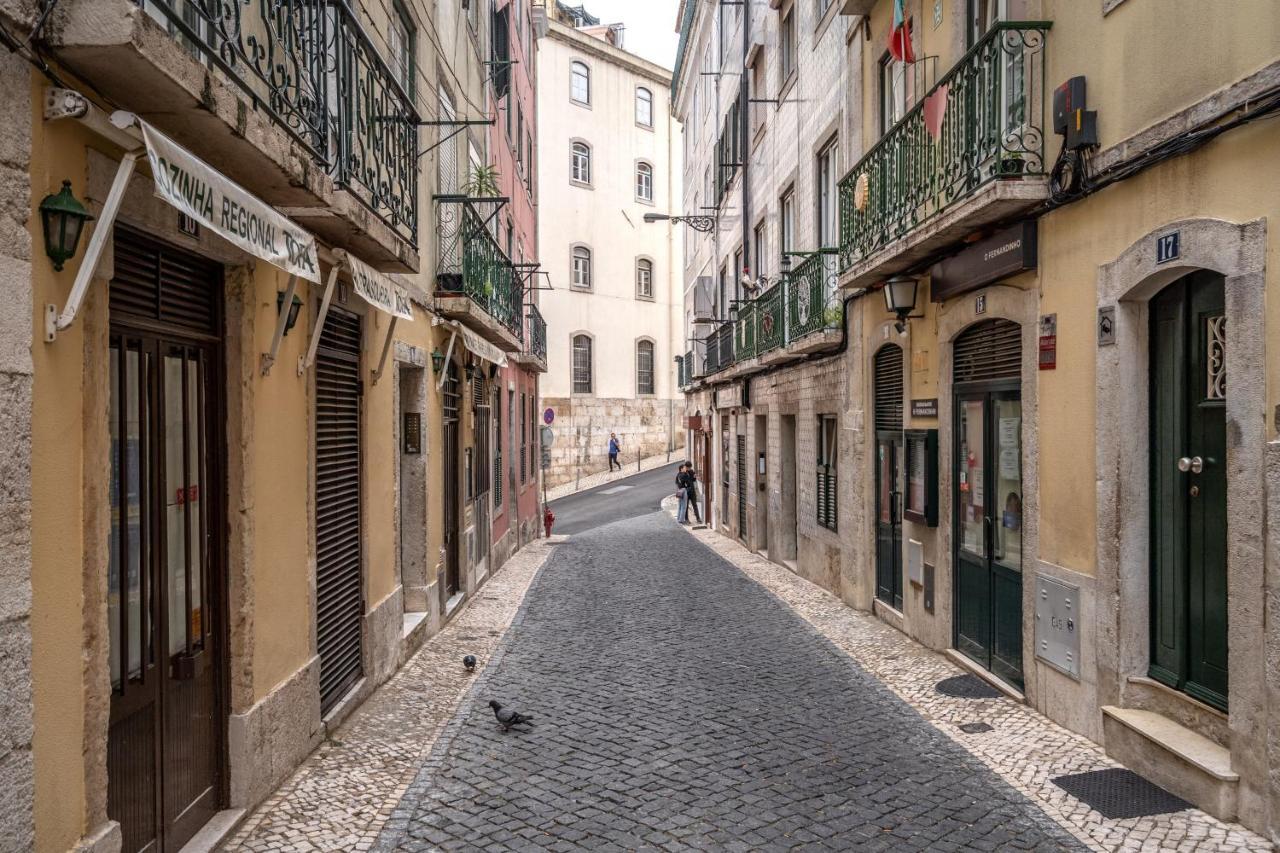 Cozy One Bedroom Apt In Historic Location - Carmo リスボン エクステリア 写真