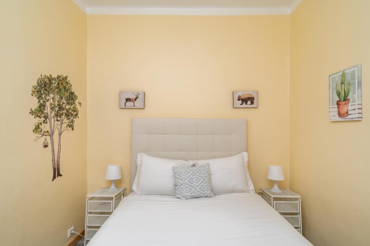 Cozy One Bedroom Apt In Historic Location - Carmo リスボン エクステリア 写真