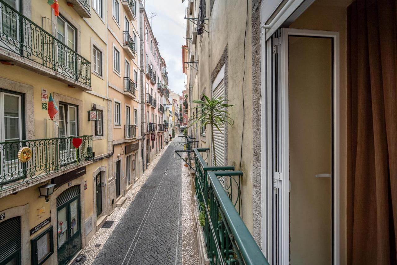 Cozy One Bedroom Apt In Historic Location - Carmo リスボン エクステリア 写真