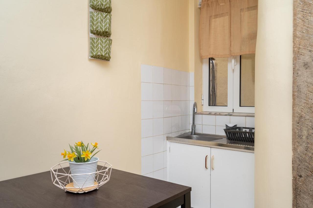Cozy One Bedroom Apt In Historic Location - Carmo リスボン エクステリア 写真