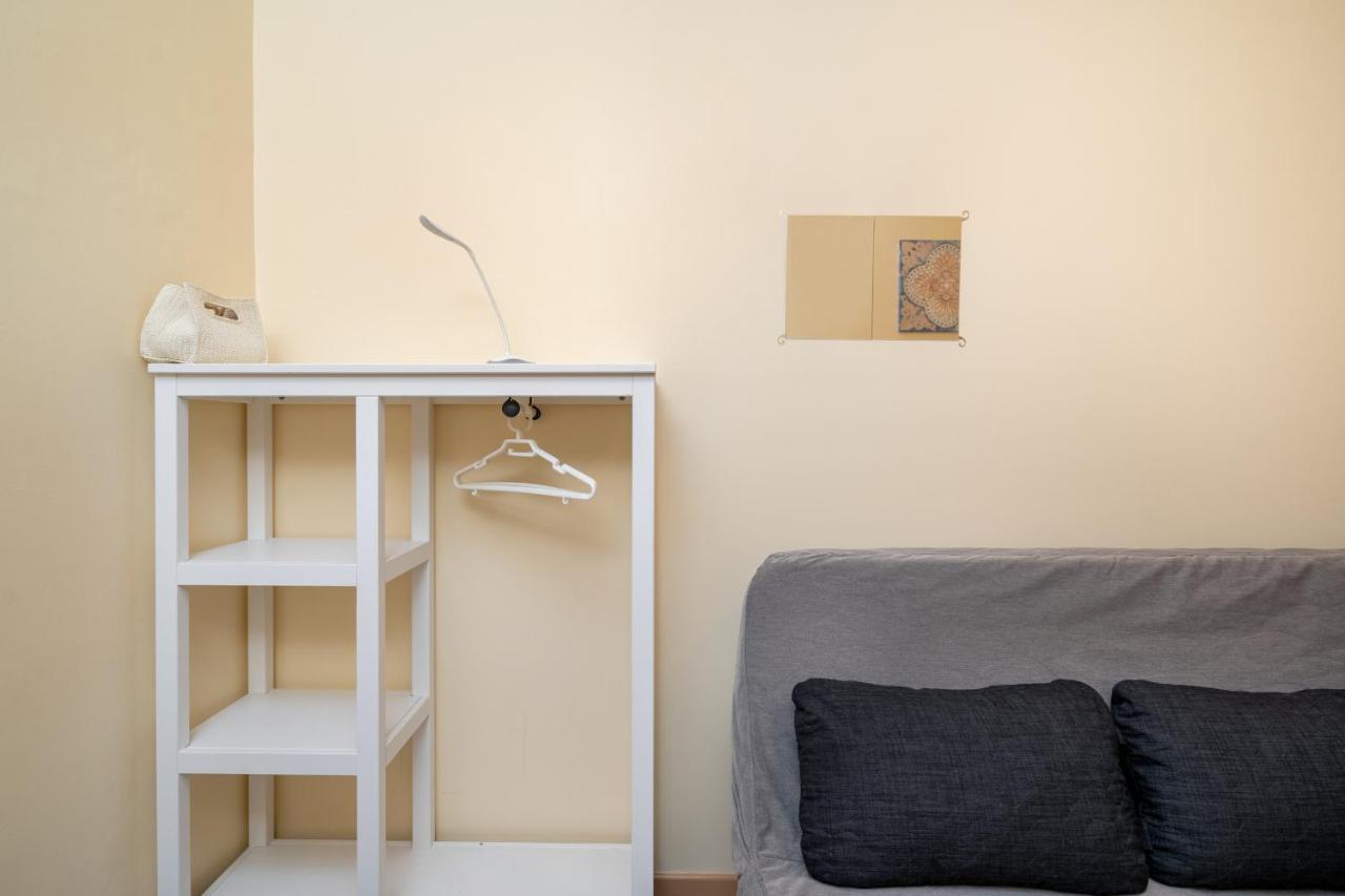 Cozy One Bedroom Apt In Historic Location - Carmo リスボン エクステリア 写真