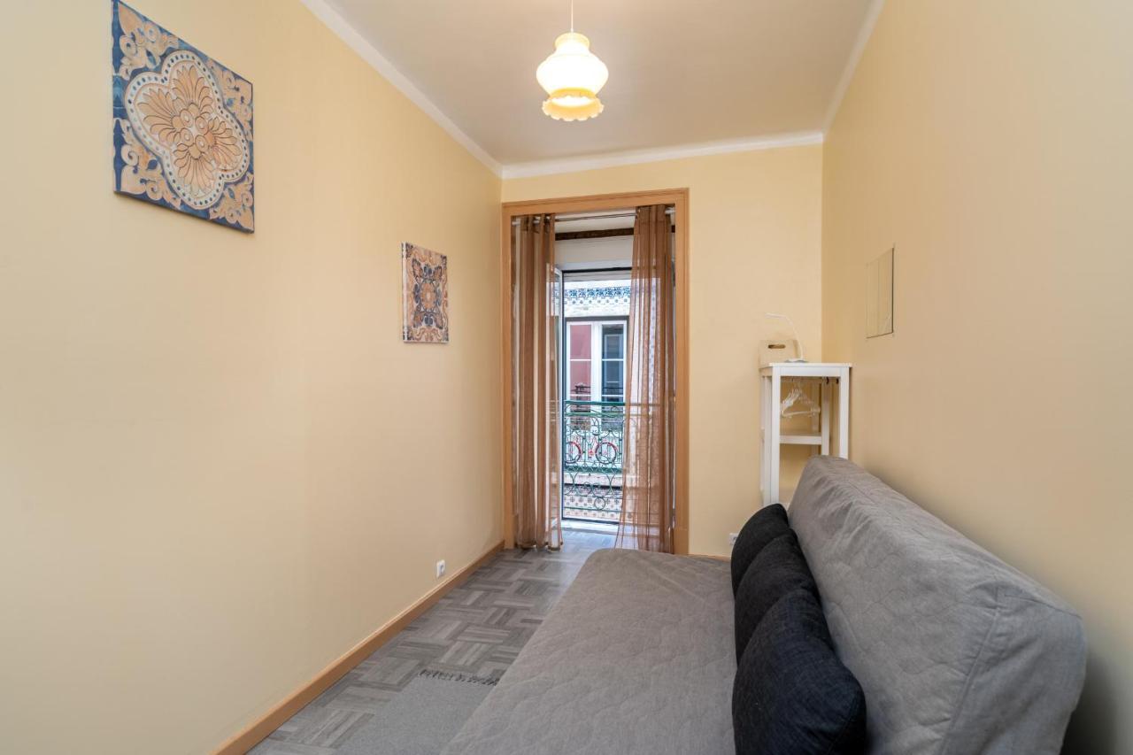 Cozy One Bedroom Apt In Historic Location - Carmo リスボン エクステリア 写真