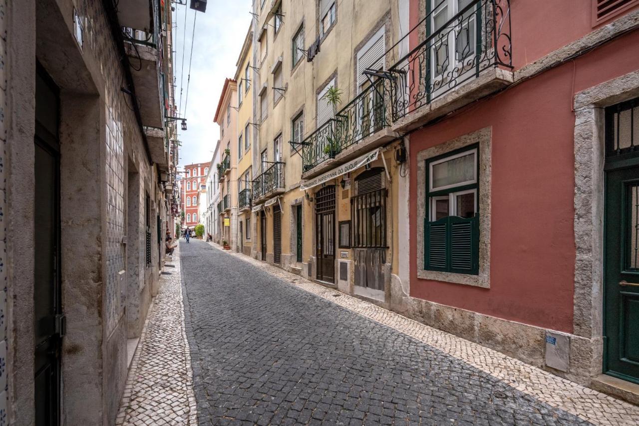 Cozy One Bedroom Apt In Historic Location - Carmo リスボン エクステリア 写真